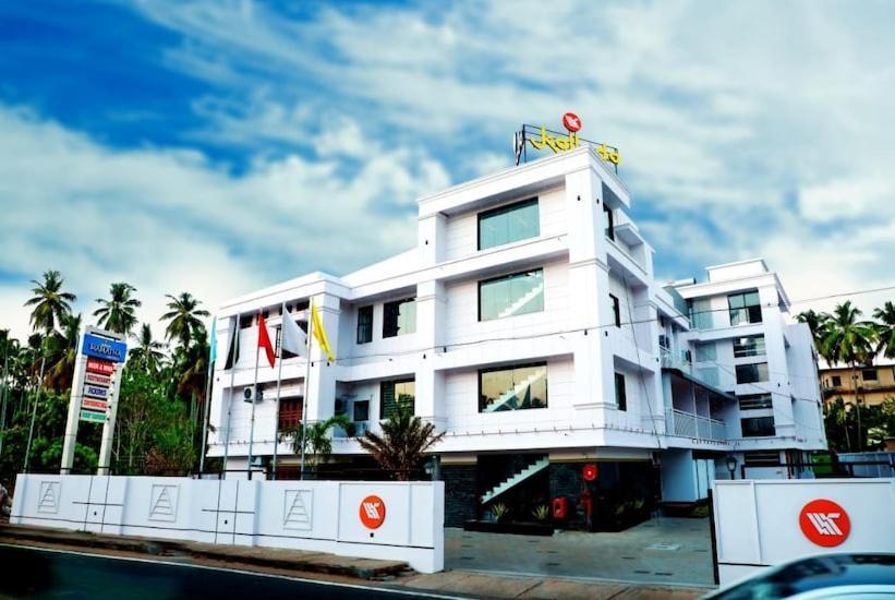 Kallada Mamatha Motels Kunnamkulam Exteriör bild